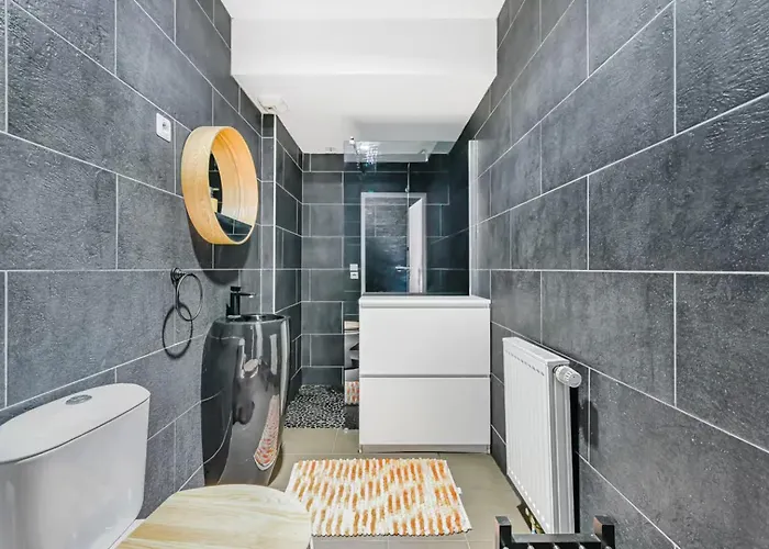 Spacious Duplex - 8 Guests - Pantin, Paris Lejlighed