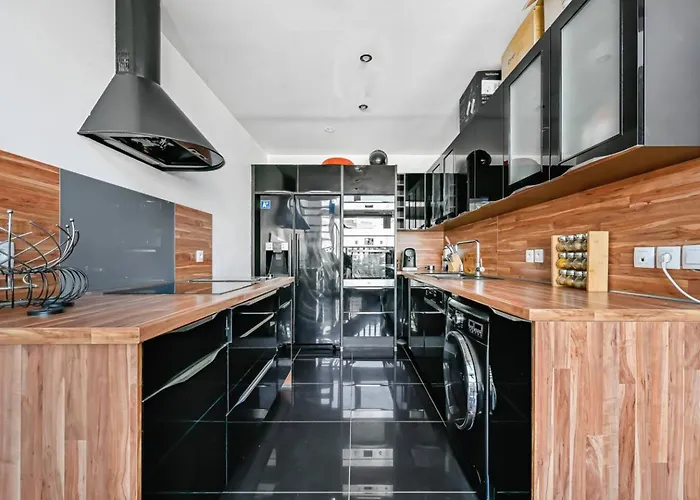 Spacious Duplex - 8 Guests - Pantin, Paris *